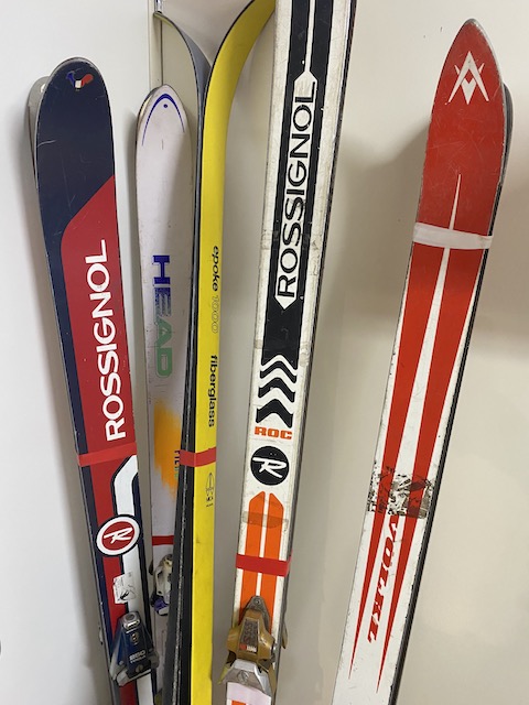 SKIS, Pair Contemp Assorted